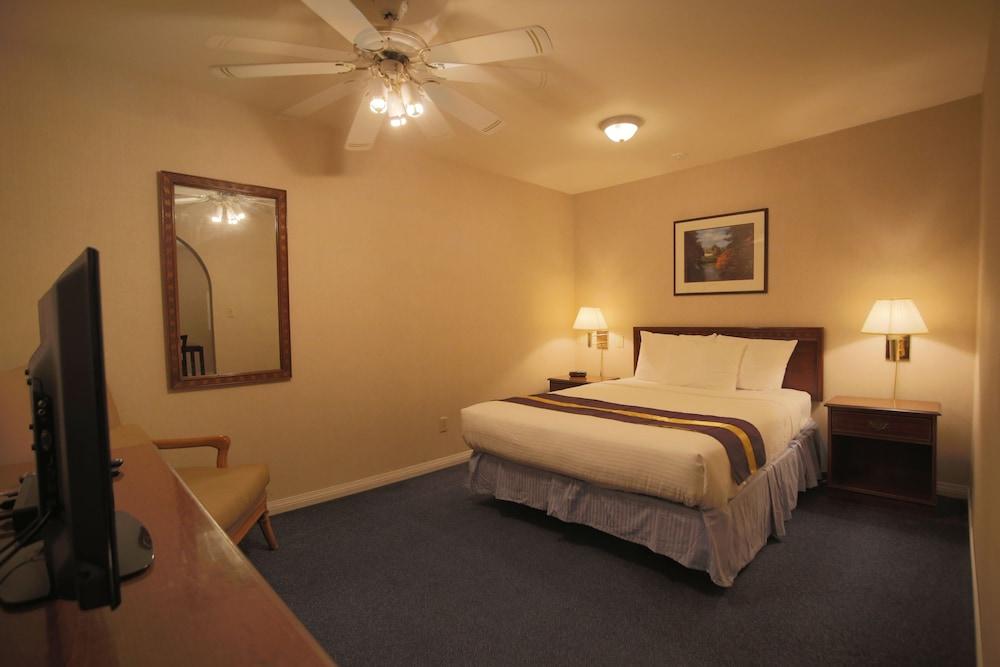 Howard Johnson Hotel By Wyndham Victoria Buitenkant foto