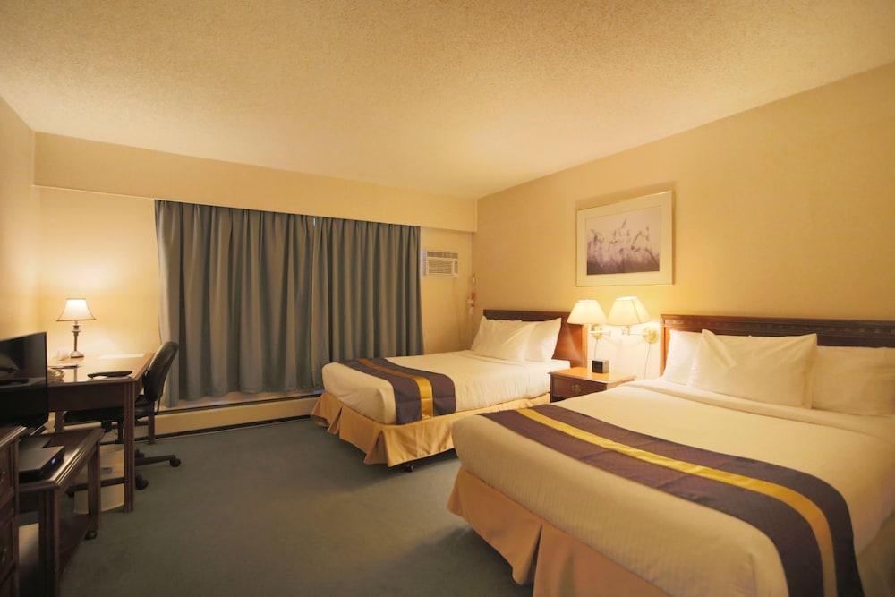 Howard Johnson Hotel By Wyndham Victoria Buitenkant foto