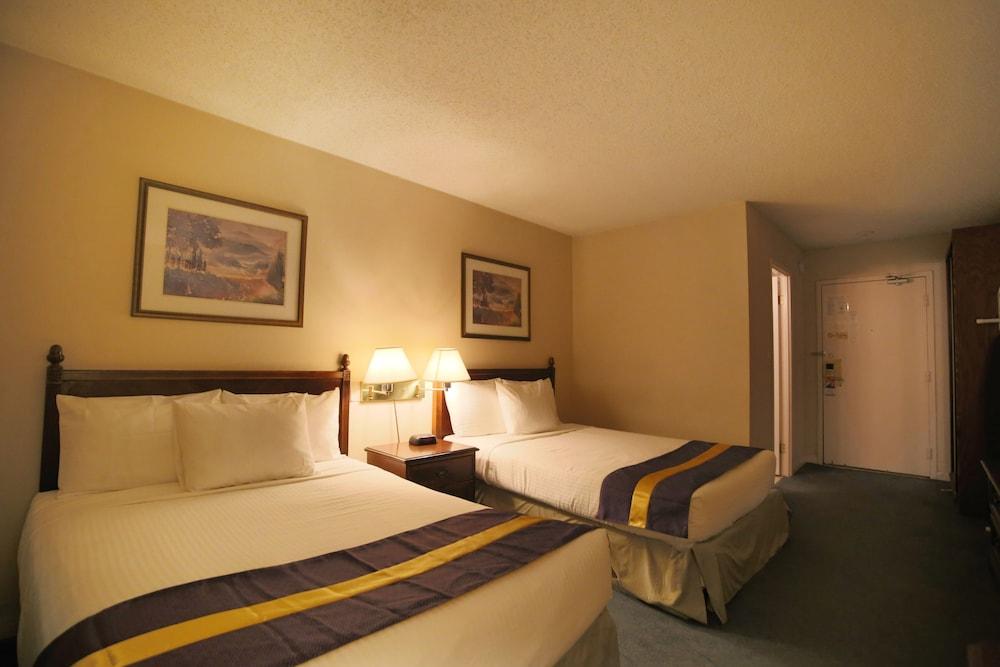 Howard Johnson Hotel By Wyndham Victoria Buitenkant foto