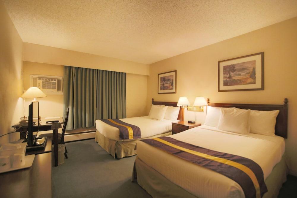 Howard Johnson Hotel By Wyndham Victoria Buitenkant foto