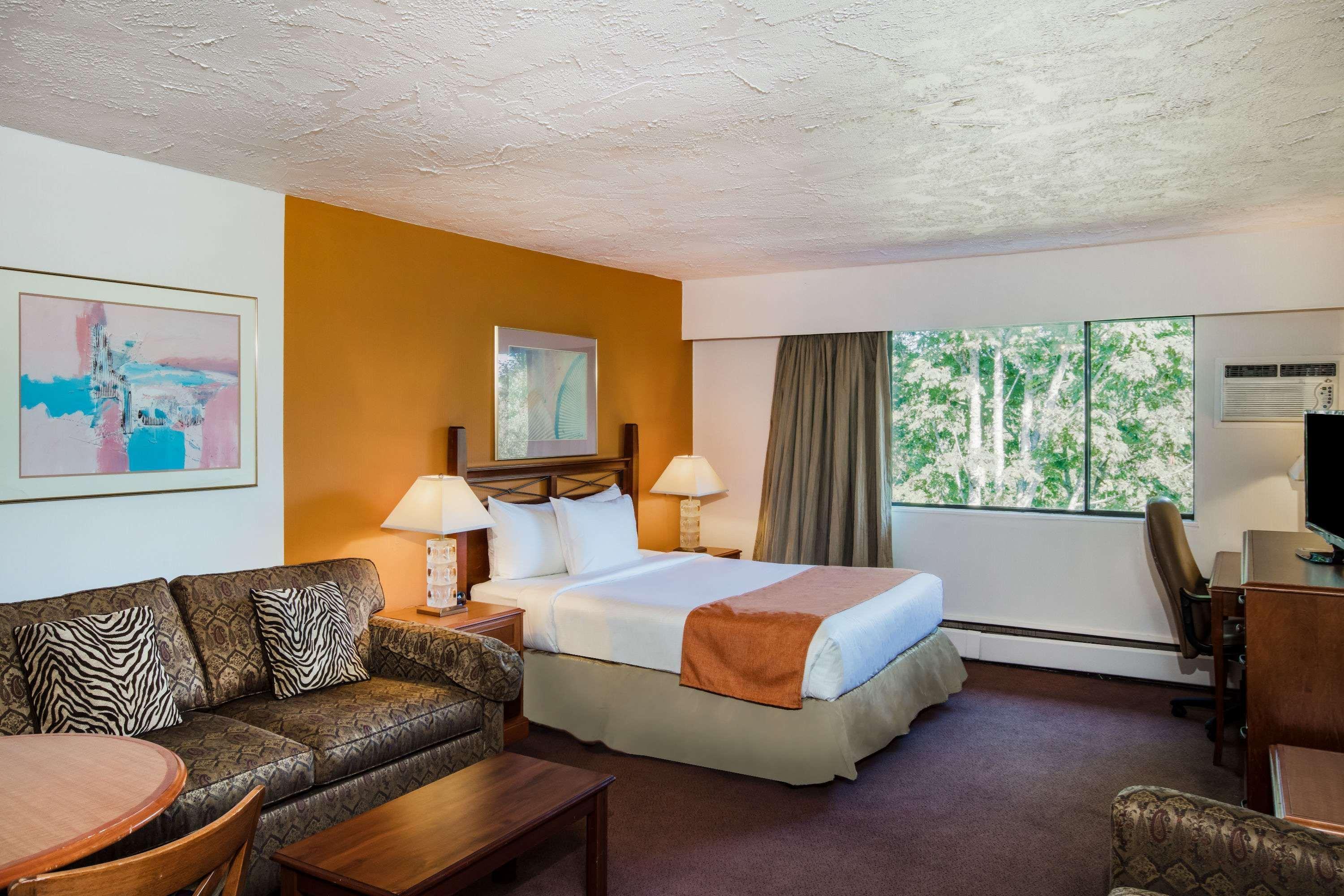 Howard Johnson Hotel By Wyndham Victoria Buitenkant foto