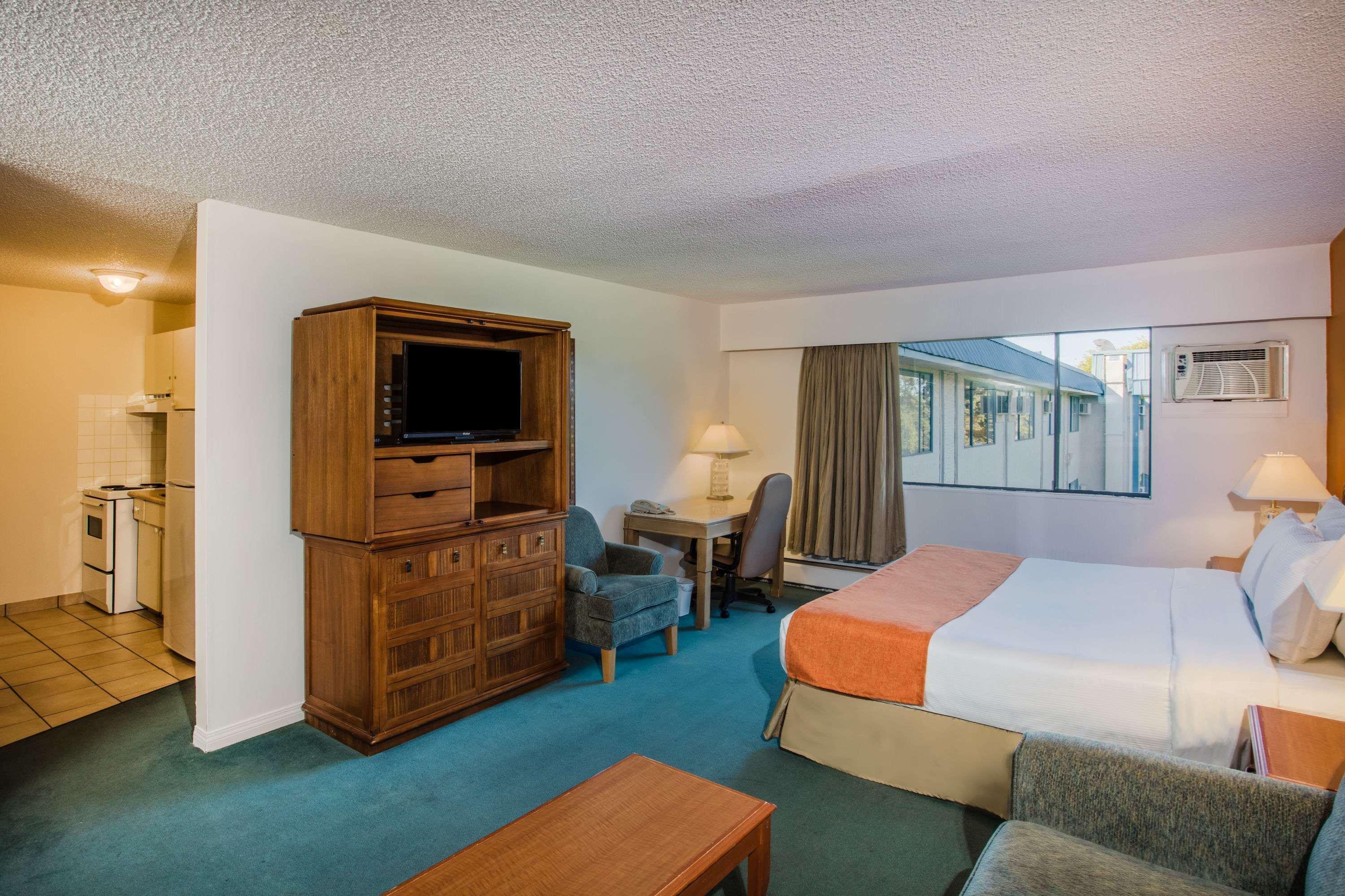 Howard Johnson Hotel By Wyndham Victoria Buitenkant foto