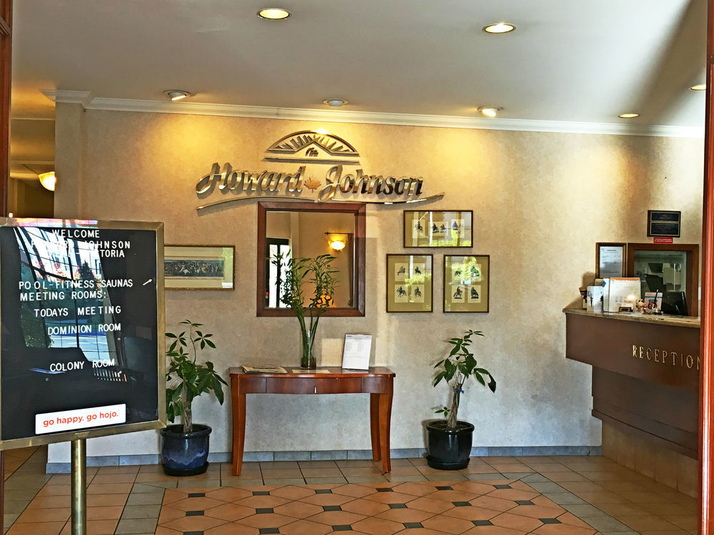 Howard Johnson Hotel By Wyndham Victoria Buitenkant foto