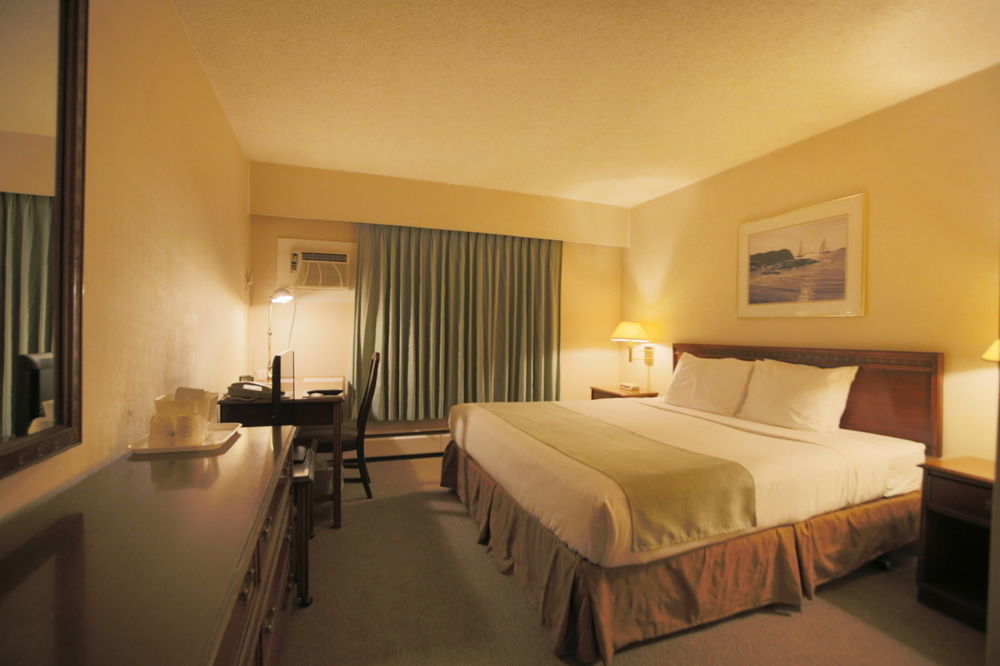 Howard Johnson Hotel By Wyndham Victoria Buitenkant foto