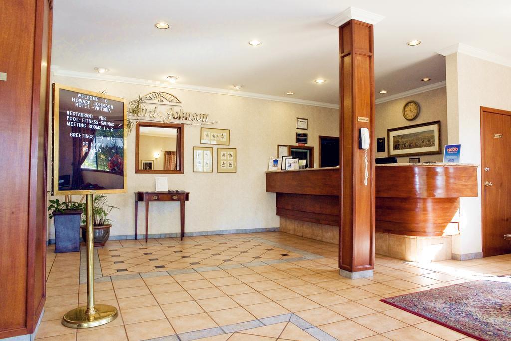 Howard Johnson Hotel By Wyndham Victoria Interieur foto
