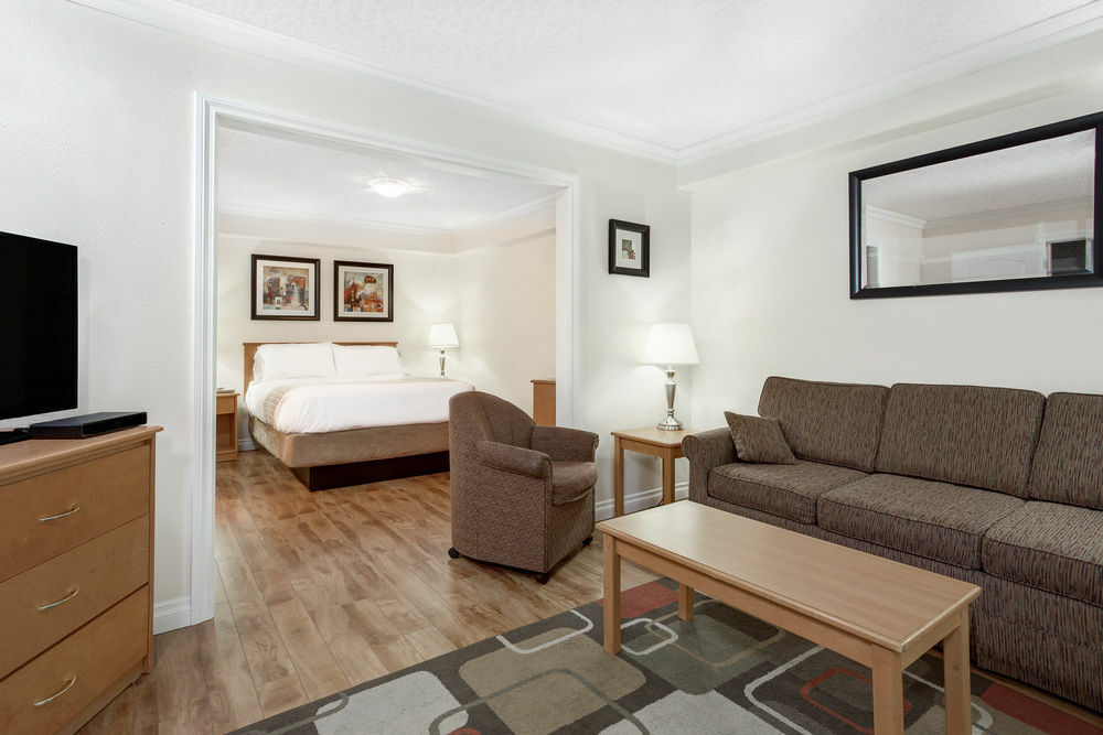 Howard Johnson Hotel By Wyndham Victoria Buitenkant foto